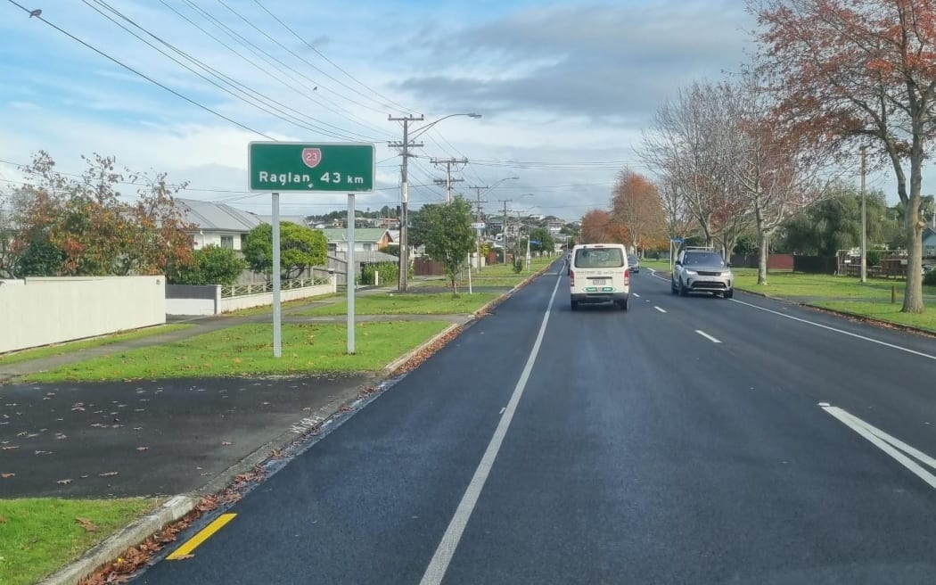 road to raglan