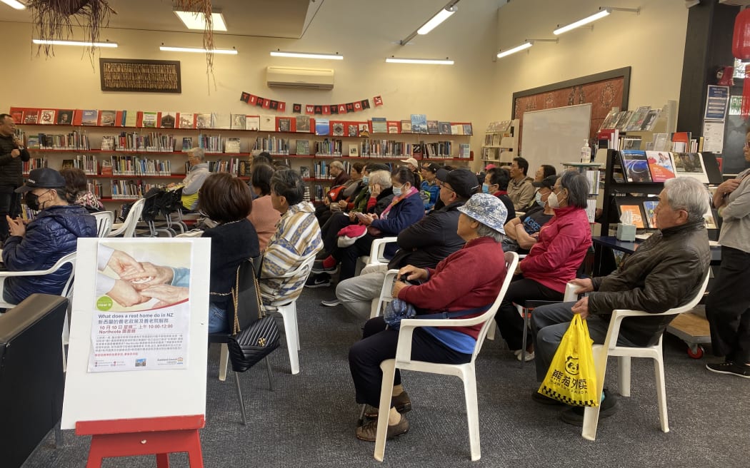 Stats NZ’s latest figures indicate that in June 2023, around 41,000 people identified with Chinese ethnicity, making up 13 percent of the Chinese ethnic group in New Zealand.