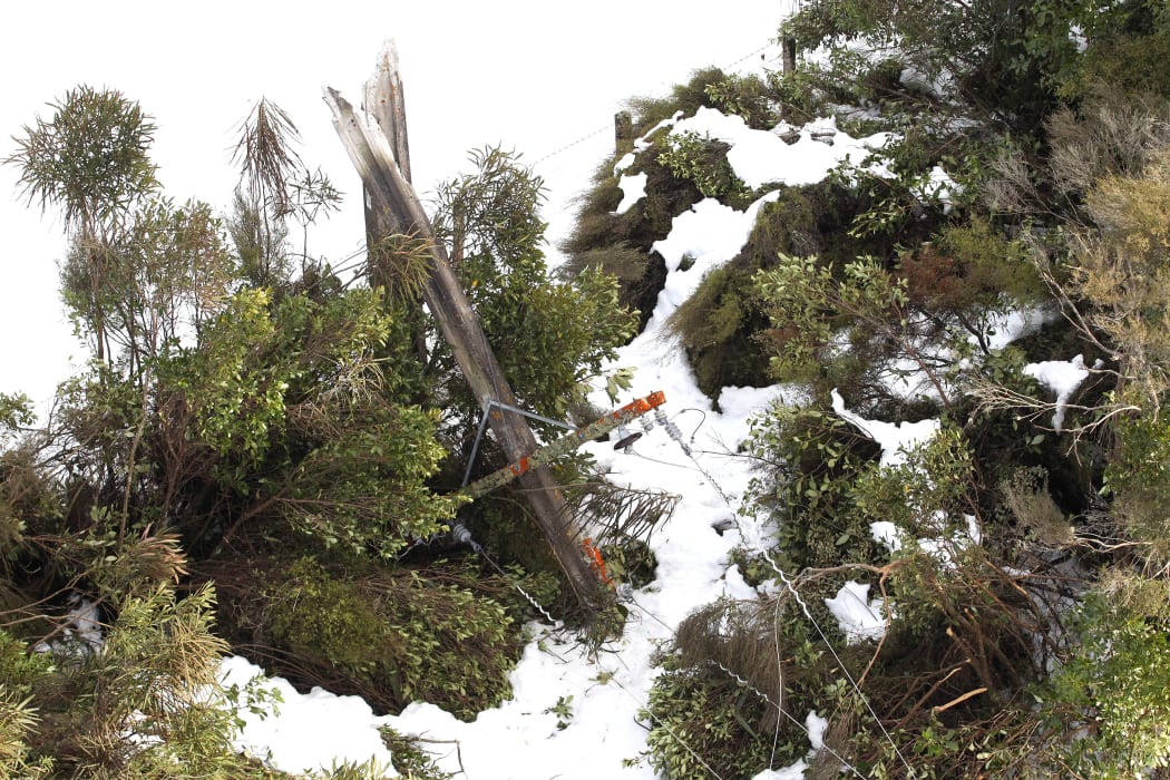 Powerco today restored power to the township of Mangaweka, although some rural and remote areas still remain without power tonight.