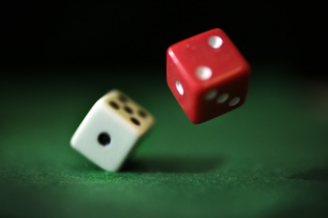Gambling. Dice