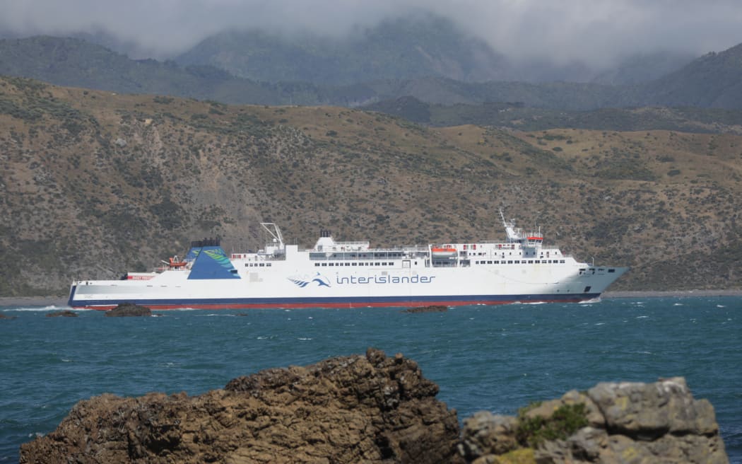 Aratere Interislander Ferry leaving Wellington.