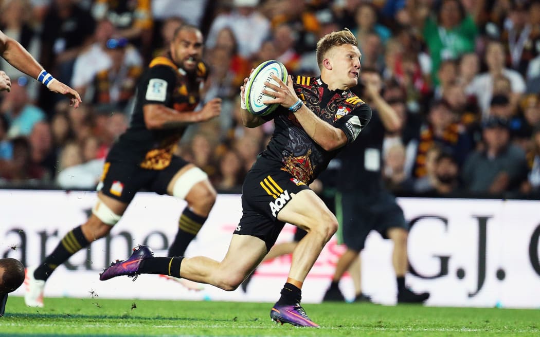 Damian McKenzie in action for the Chiefs.