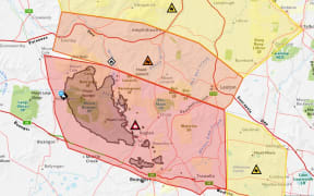 Residents have been told to leave immediately after a fire broke out in Beaufort, near Ballarat, Victoria.