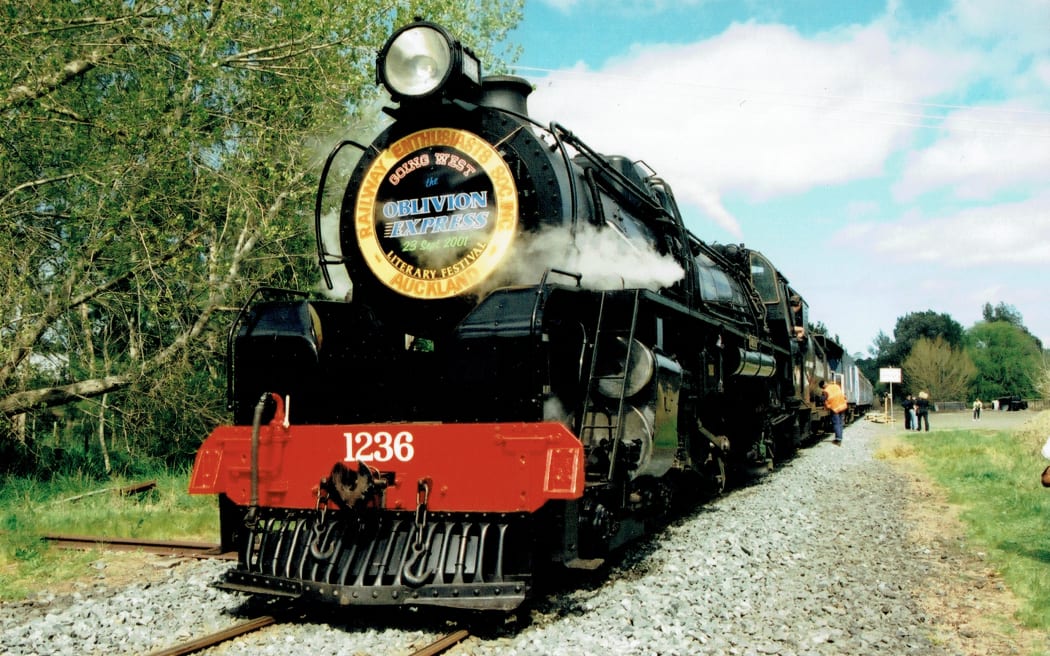 The Oblivion Express. Going West Books and Writers Festival, 2001.
