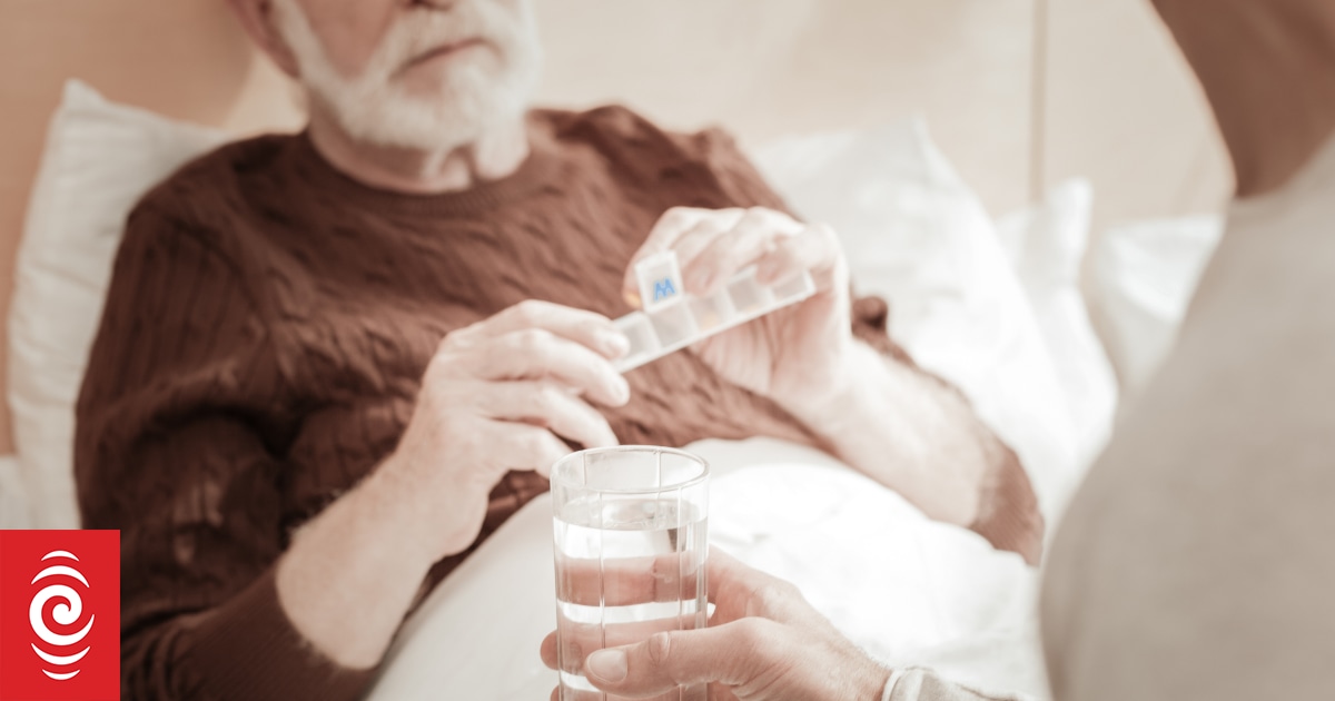 Obecny szczep grypy „szczególnie” dotyka osoby starsze