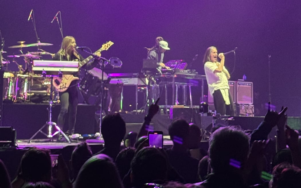 Incubus, Live, live at Wolfbrook