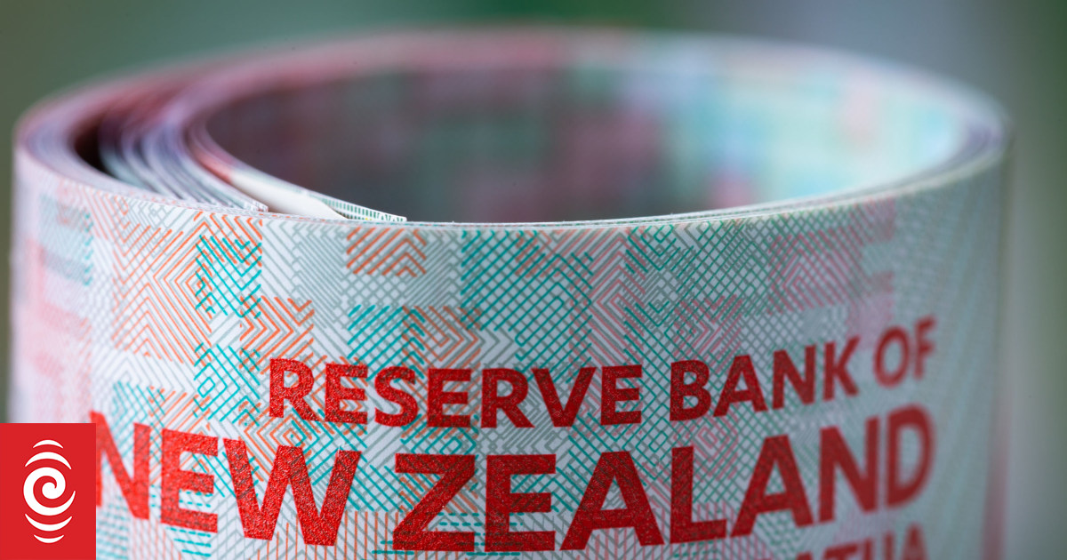 RBNZ Holds Rate at 2.25%, Waits on Inflation Clarity