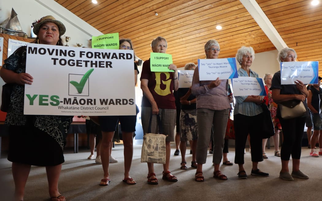 Some of the crowd at a meeting organised by the Concerned Citizens group about Māori wards in Tauranga in 2021.
