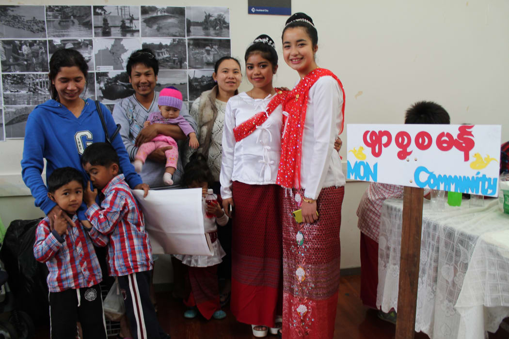 Eyewitness - Life for Burmese Child Refugee