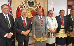 Dr Shane Reti, left, Winston Peters, second left, with Acting PM Samiuela Vaipulu and Tongan government officials. 7 February 2024