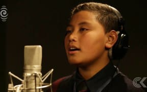 Selevasio Tu'ima sings Hallelujah