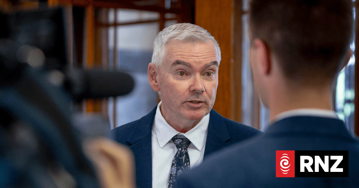 ACT and Retail NZ claim paywave surcharge ban 'dead', but Na