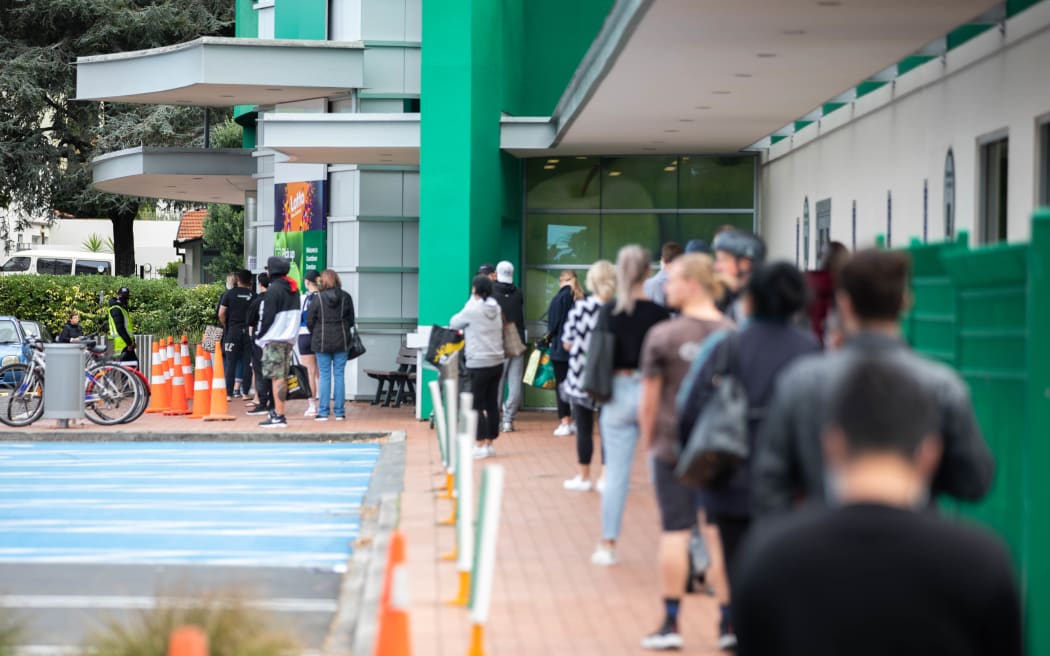 Larger than usual queues outside of Countdown Greenlane a day before the supermarkets shut on Good Friday.