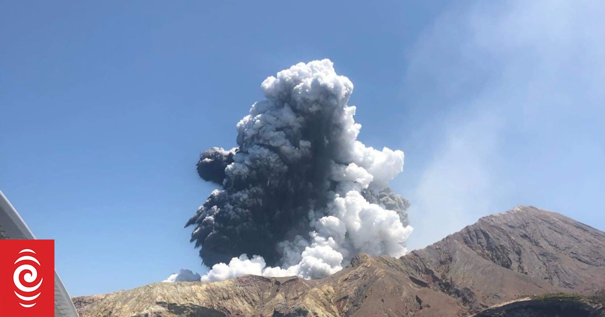 Coronial inquiry: Police officer emotional as he recalls Whakaari/White Island response