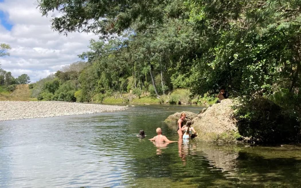 One of the popular Wairarapa swimming spots along the Ruamahanga River, between Double Bridges and the Waingawa River.