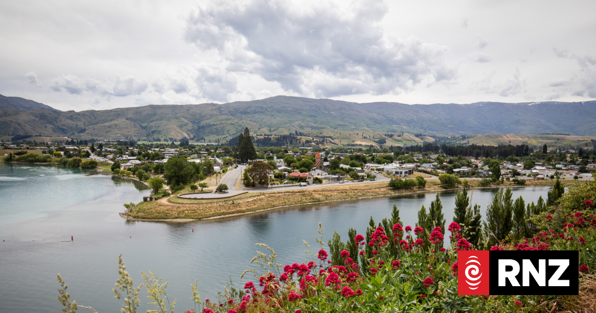 Average home in Cromwell passes $1m as Queenstown forces buyers further