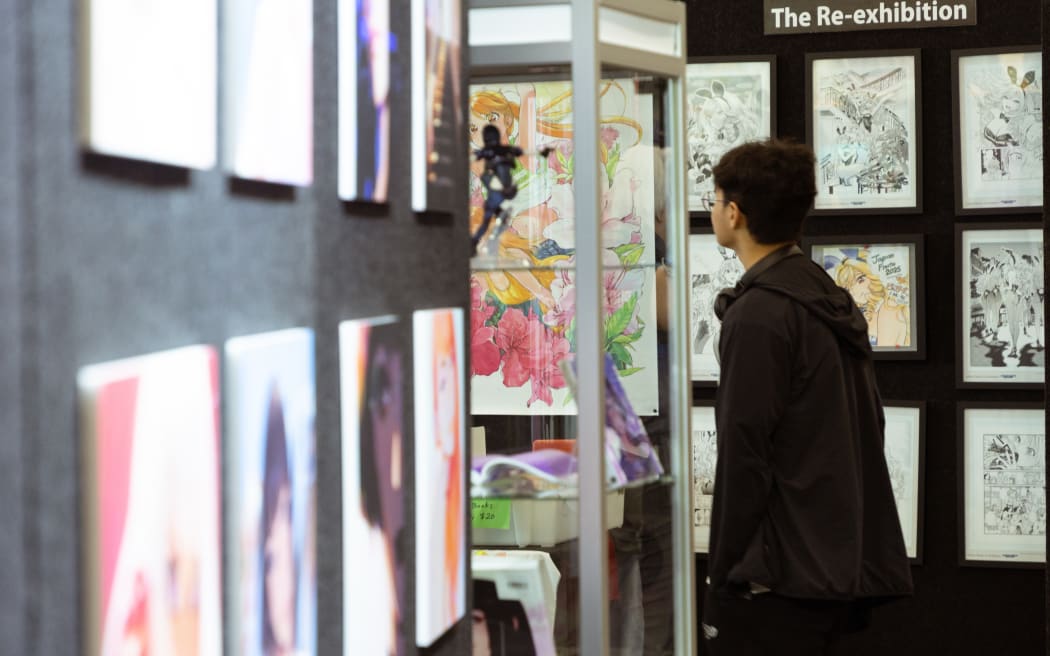 Exhibition featuring local and international illustrators at Overload.