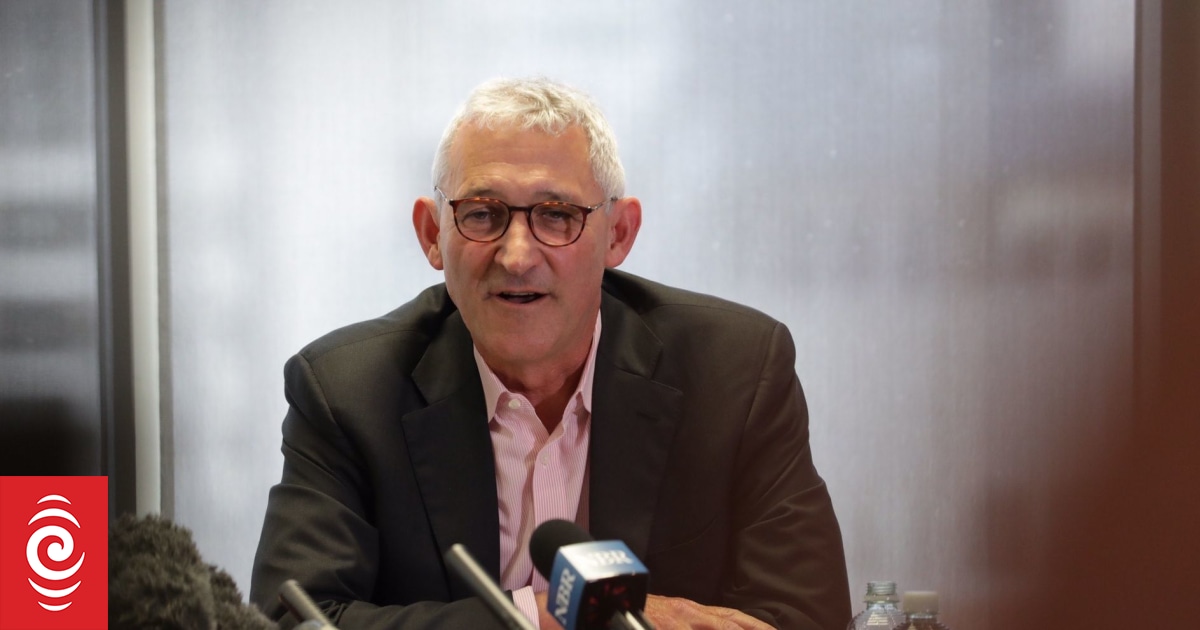 Trading in Fletcher Building shares resumes as leaky pipes row could