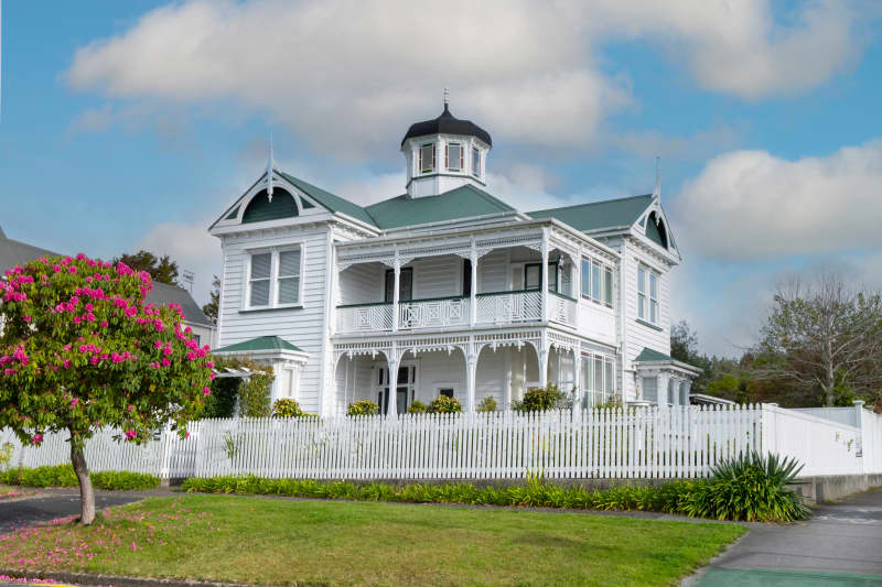 Construction on Te Hemo in Rotorua started in 1897.