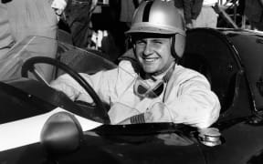 Bruce McLaren, Cooper-Climax T53, Grand Prix of Portugal, Boavista, 14 August 1960. (Photo by Bernard Cahier/Getty Images)