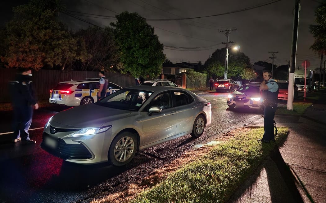 A major police operation underway in the Auckland suburb of Pakuranga on 2 June 2022.