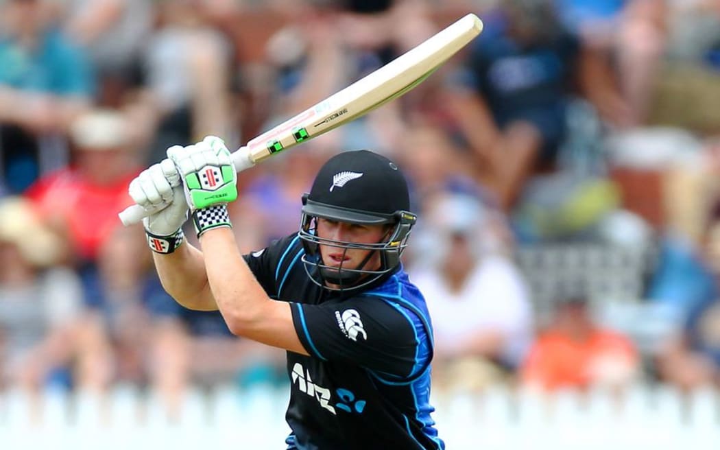 Henry Nicholls in action against Pakistan at the Basin Reserve, Monday 25th January 2016. Copyright Photo.: Grant Down / www.photosport.nz