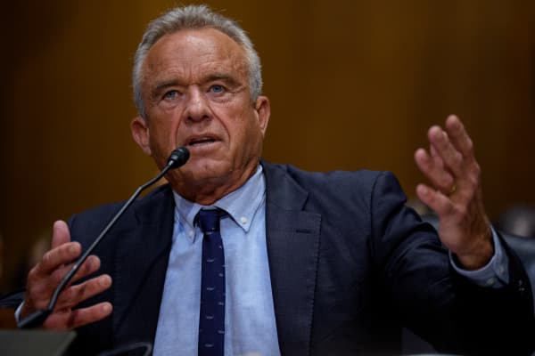 WASHINGTON, DC - SEPTEMBER 04: Health and Human Services Secretary Robert Kennedy Jr. testifies before the Senate Finance Committee at the Dirksen Senate Office Building on September 04, 2025 in Washington, DC. The committee met to hear testimony on President Trump's 2026 health care agenda.   Andrew Harnik/Getty Images/AFP (Photo by Andrew Harnik / GETTY IMAGES NORTH AMERICA / Getty Images via AFP)