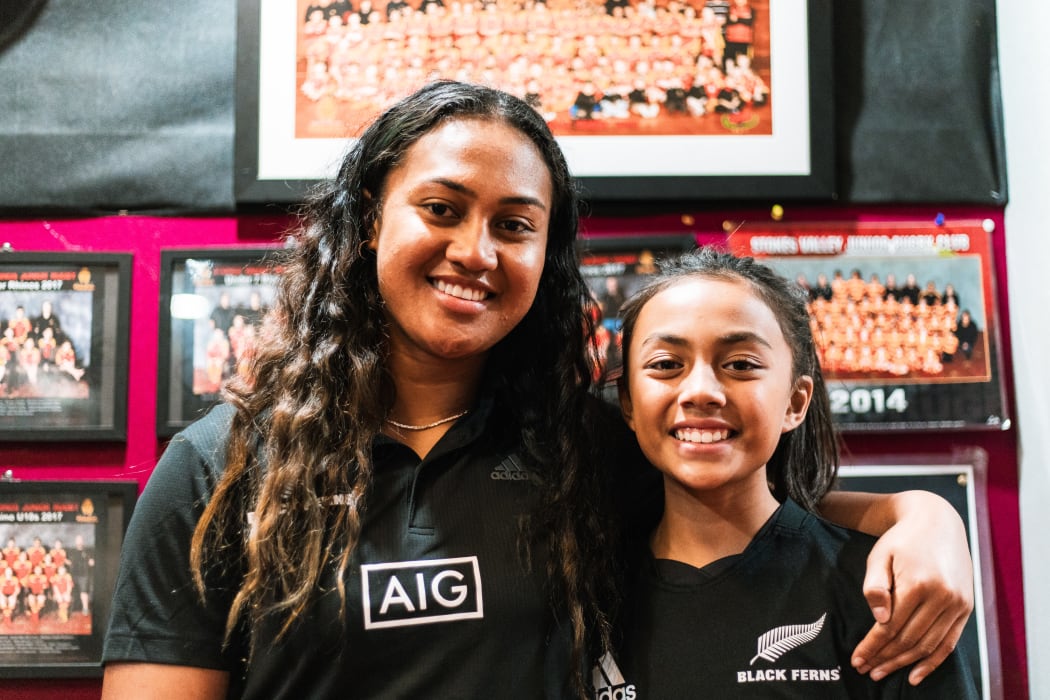 Blaire Apu'ula with her favourite Back Ferns player, Monica Tagoai.