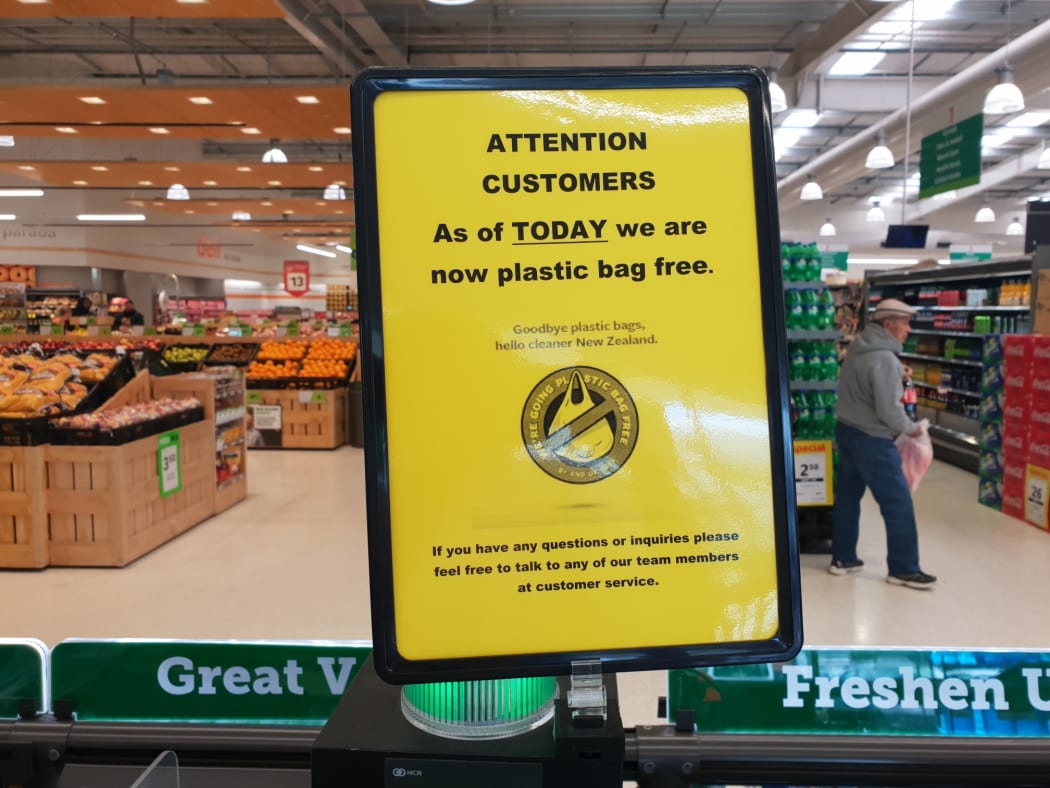 Countdown Manurewa's plastic ban action.