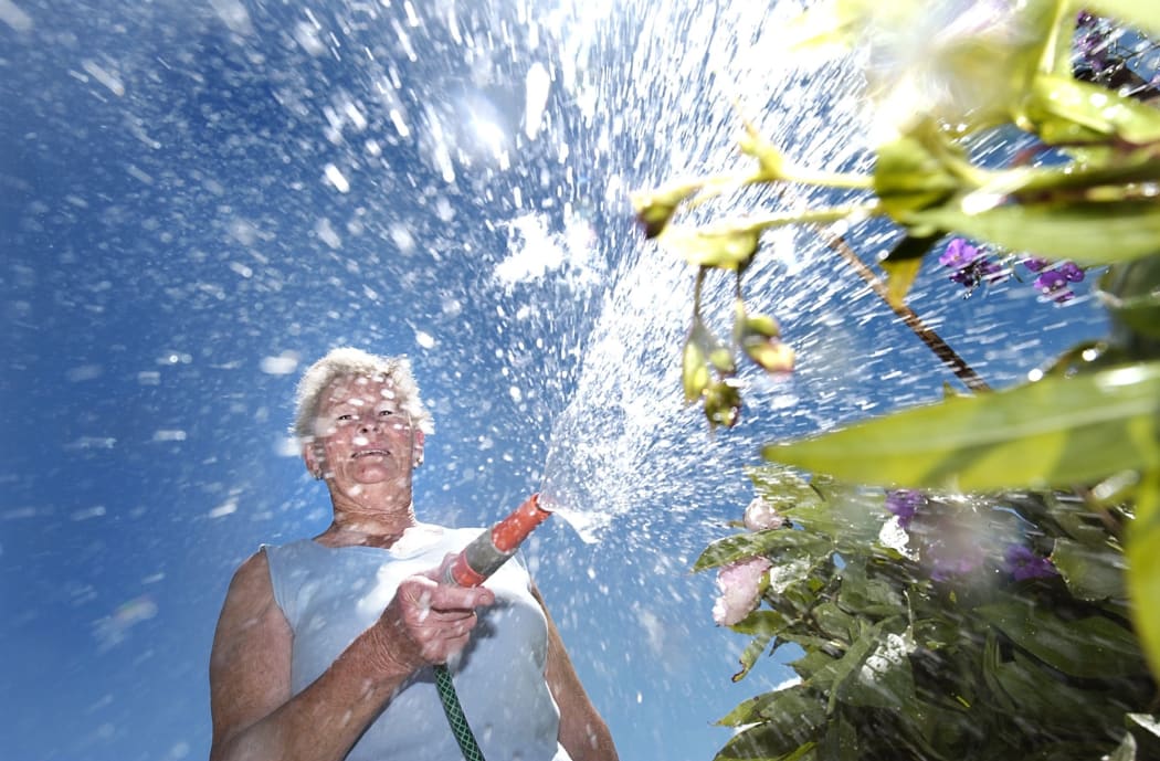The Marlborough District Council has agreed to keep shouldering water rates of properties in need when Havelock and Renwick move to water meters next year.