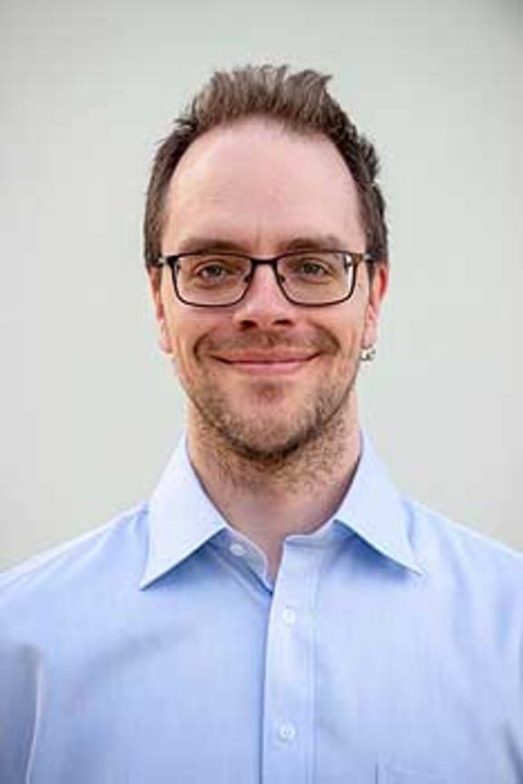 Dr Kevin Veale