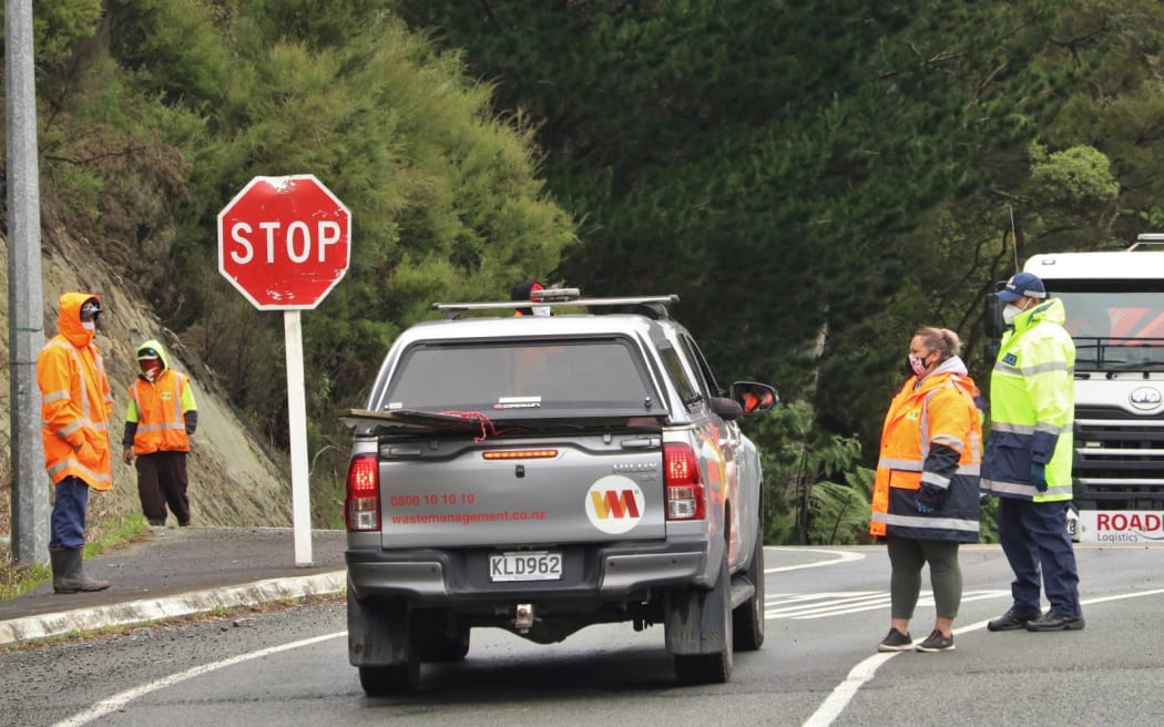 A checkpoint operated by Te Tai Tokerau Border Control, with police backing, at Northland’s Kāeo Bridge in 2021. Photo: Peter de Graaf