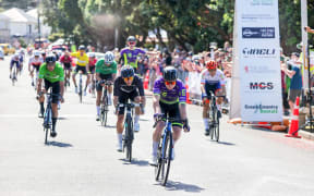 Luke Mudgway wins stage four of the 2023 NZ Cycle Classic.