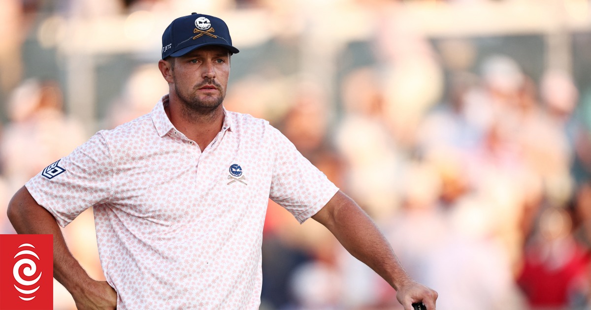 Bryson DeChambeau fires 67 to emerge atop US Open