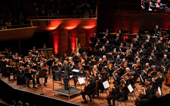 Gemma New conducting NZSO in Ravel's Bolero at the 75th Jubilee Concert