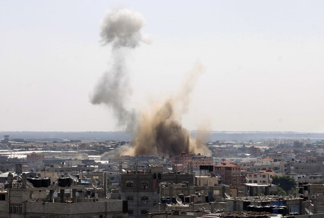 The Israeli army carried out strikes in the Gaza Strip after rocket attacks by Palestinians at the end of a three-day truce.