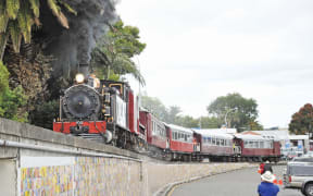 WA165 Steam train