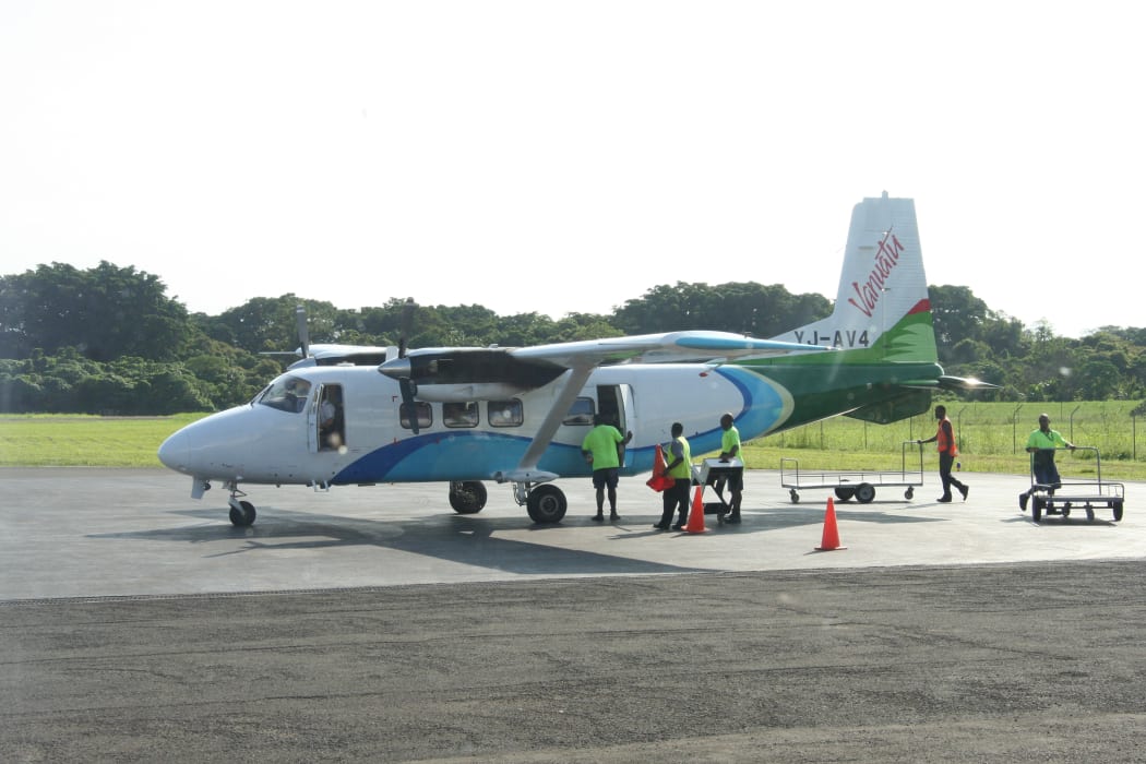 Santo's Pakoa International Airport