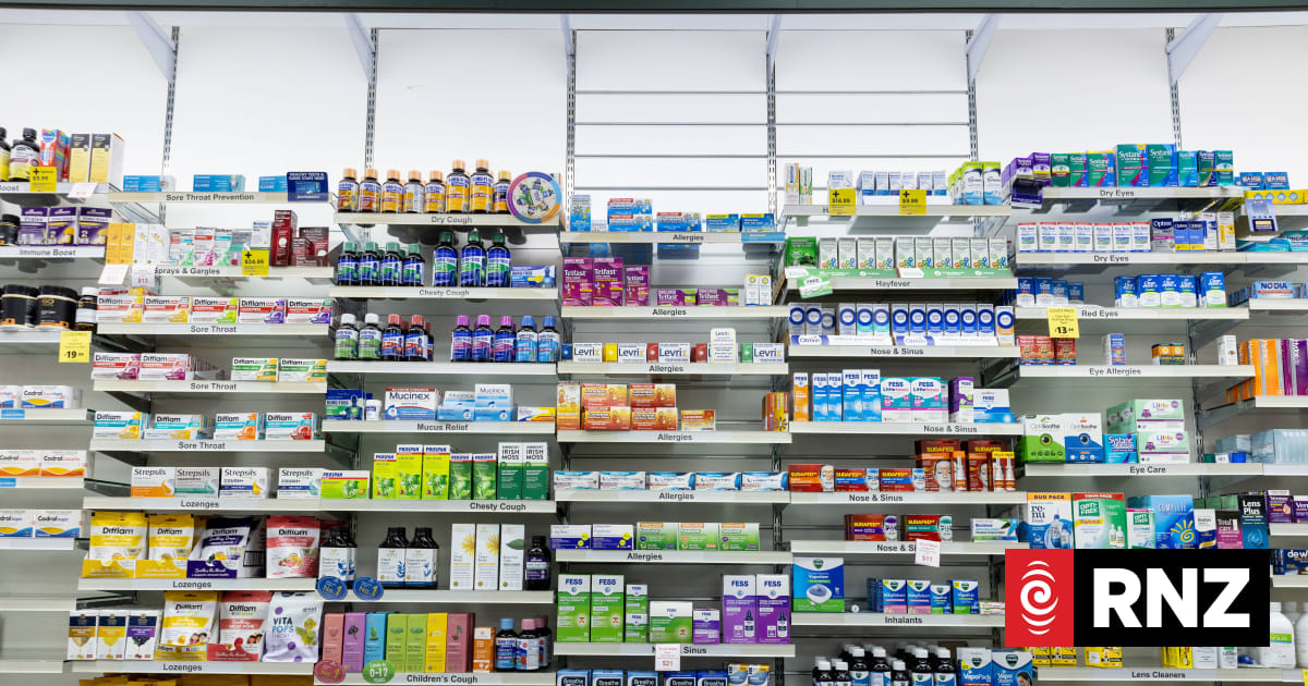 Health company calls for rule change to let pharmacists treat common conditions