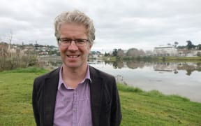 Whanganui mayor Hamish McDouall says it is premature to be talking about removing homes.