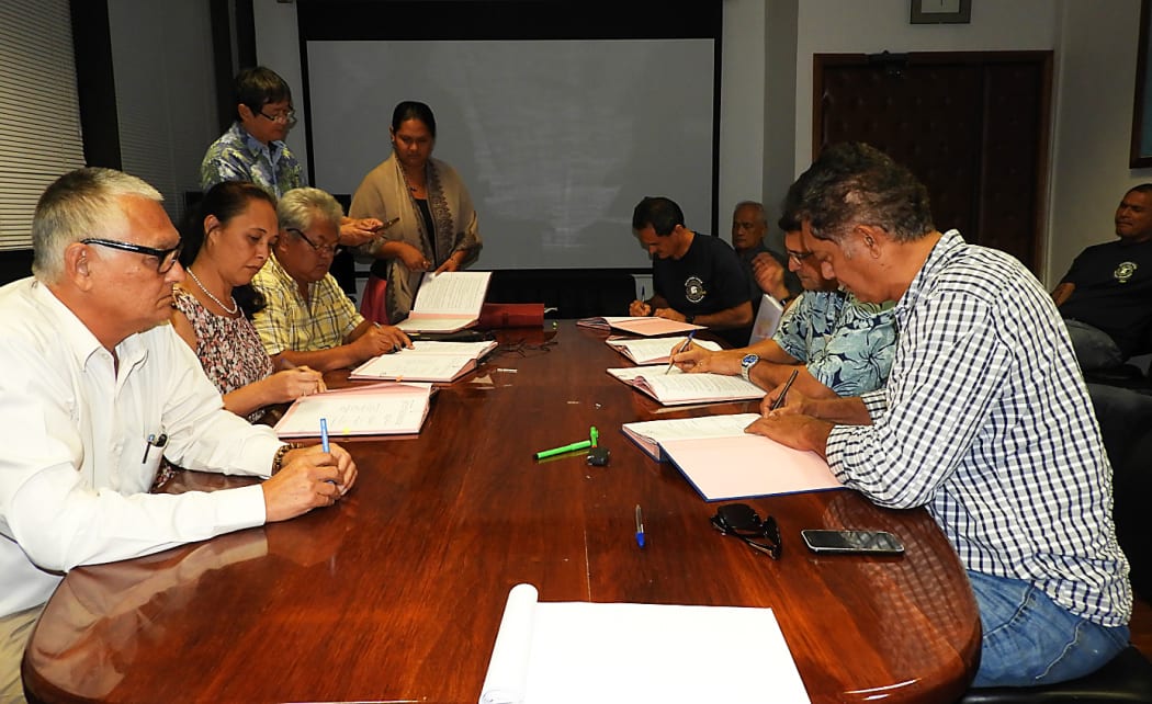 Protocol signed to end French Polynesia airport firefighters strike