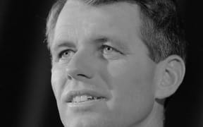 R. Kennedy . Persconferentie op Amerikaanse Ambassade *26 februari 1962