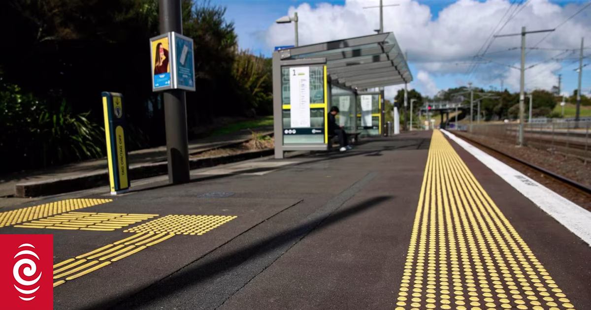 Buses replace trains in Auckland and Wellington over Labour Weekend - Vimarsana News