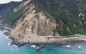 Damage from the Kaikoura earthquake as seen from a helicopter