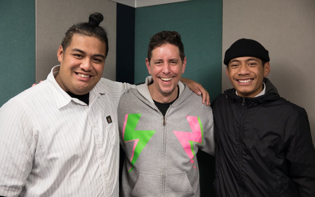 Rewa All Stars Nese Godinet (left) and Iavana Seuala (right) with Wallace Chapman.