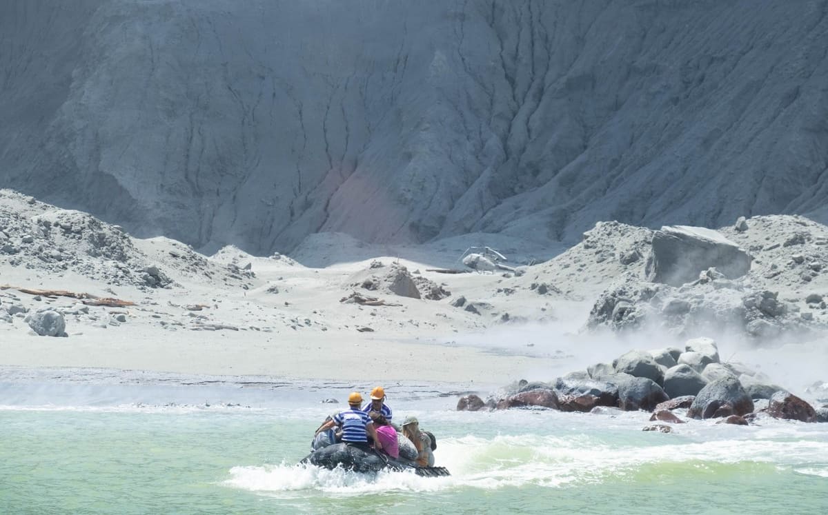 The White Island Tour operators rescue people from the island, just after the eruption.
