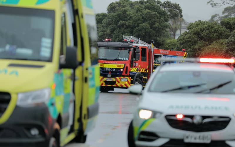 Seven people injured in two-car crash in north Auckland | RNZ
