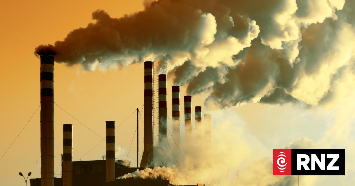 Government directs officials to help tackle future shortfall in carbon budgets