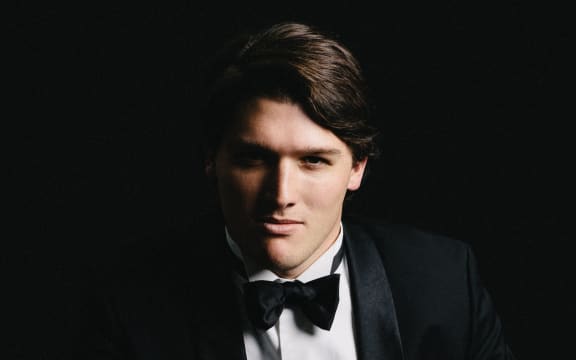 Tenor Jonathan Abernethy