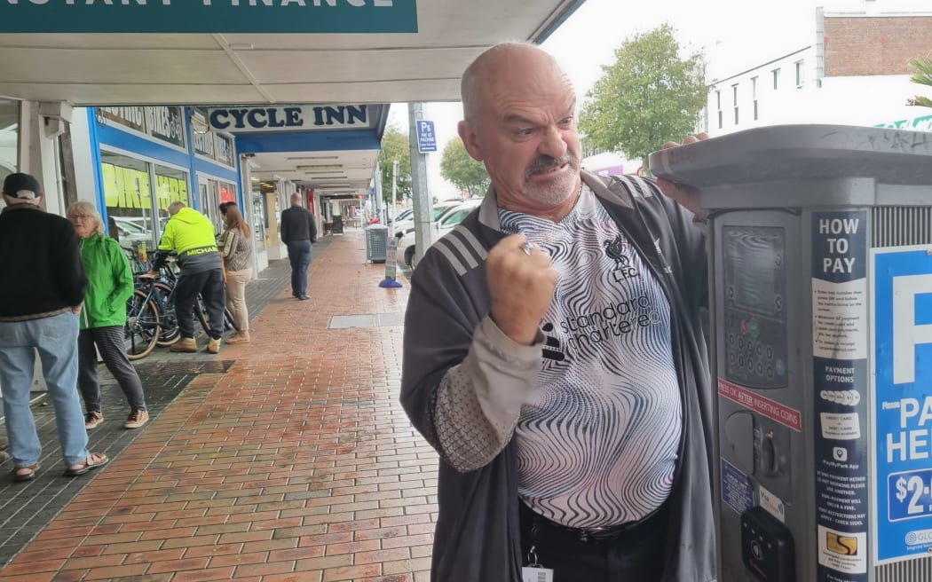 Morris West is fed up with faulty parking meters and reckons no-one should be fined.